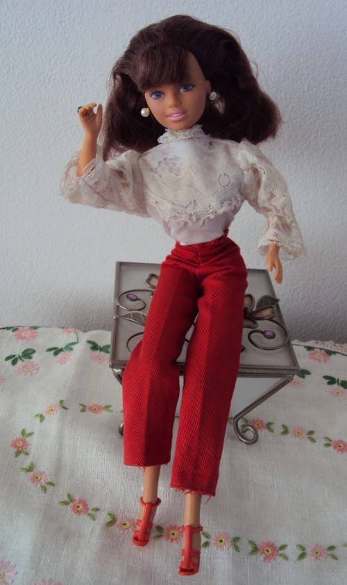 Vintage Creata 1988 twist waist doll, earrings, ring & shoes doll - VGC