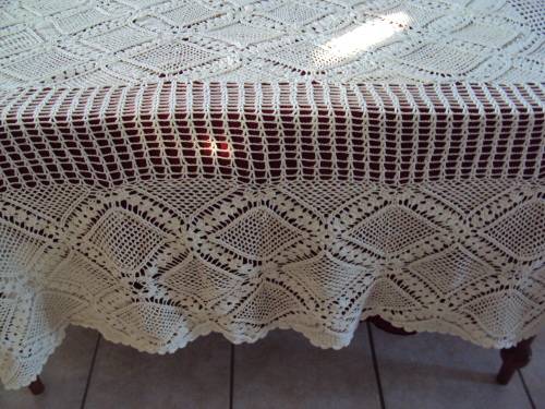 Large cotton crochet tablecloth or bed throw, off white 2.38mtr x 1.87mtr - VGC