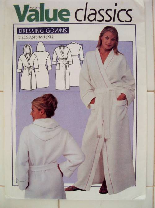 Women's Value Classics DRESSING GOWNS Sizes XS,S,M,L,XL strong trace off pattern
