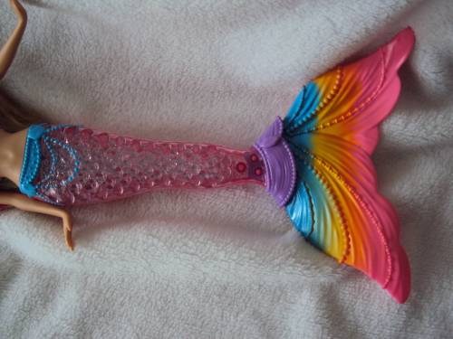 Mermaid Barbie 2015 Mattel (mermaid tail lights up, no batteries, tested, working)