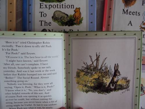 Boxed THE ORIGINAL WINNIE-THE-POOH treasury A.A. Milne Collection of 8 books - like new