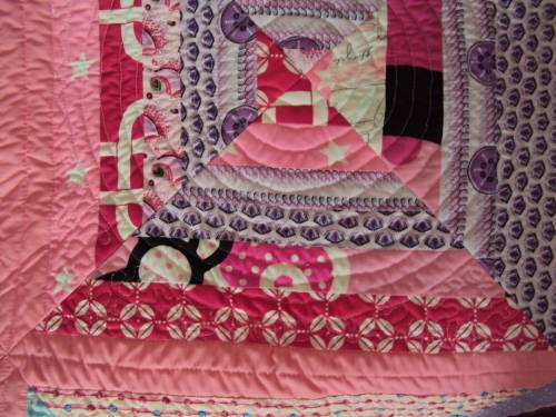 PRETTY PINK cotton QUILT hand machine stitched at quilt club 147cm x 146cm VGC unused