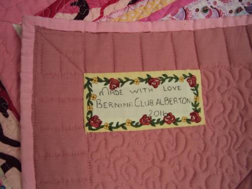 PRETTY PINK cotton QUILT hand machine stitched at quilt club 147cm x 146cm VGC unused