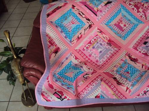 PRETTY PINK cotton QUILT hand machine stitched at quilt club 147cm x 146cm VGC unused
