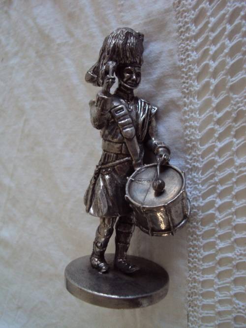 TENOR DRUMMER a DAVID McMASTER original 1 of 1000 (180gr weight - pewter) 10.5cm tall