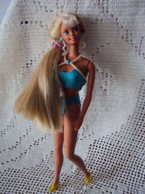 GORGEOUS VINTAGE BARBIE DOLL IN BIKINI WITH EXTRA GOLD TOP & SKIRT LONG SILKY SMOOTH HAIR