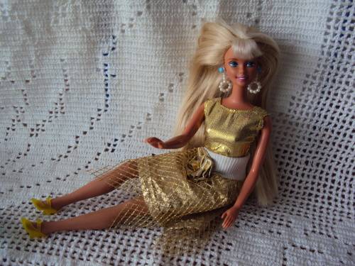GORGEOUS VINTAGE BARBIE DOLL IN BIKINI WITH EXTRA GOLD TOP & SKIRT LONG SILKY SMOOTH HAIR