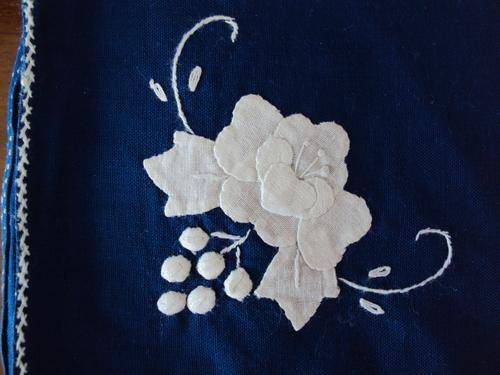 6 Cotton Serviettes/place mats, hand appliqued and hand hemming - Unused & excellent cond