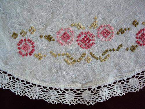 Hand embroidered SUMMER FLOWERS on white linen edged in lace 44cm diam