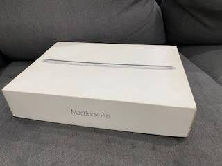 2015 13` MacBook Pro in Excellent condition!