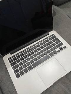 2015 13` MacBook Pro in Excellent condition!