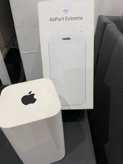 2015 13` MacBook Pro in Excellent condition!