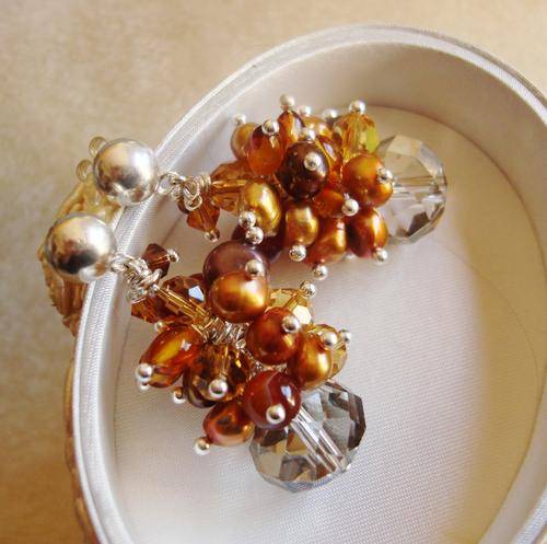 MARYKAY - SWAROVSKI CRYSTALS, COPPER PEARLS, AMBER AND CARNELAIN GEMSTONE CLUSTER EARRINGS