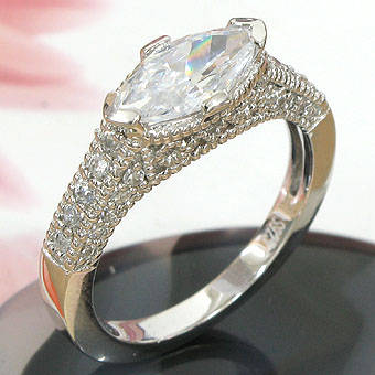 MARYKAY - FREE SHIPPING - MAGNIFICENT ENGAGEMENT PLATINUM PLATED OVER .925 STERLING SILVER 8/Q