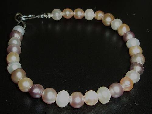 MARYKAY - LOVELY MULTI COLOURED GENUINE FRESHWATER PEARL BRACELET