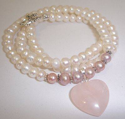 MARYKAY - LOVELY WHITE, PINK & ROSE QUARTZ HEART FRESHWATER PEARL NECKLACE & EARRINGS