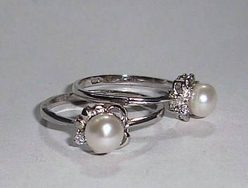 MARYKAY - LOVELY GENUINE FRESHWATER WHITE PEARL RING - SILVER 6/M