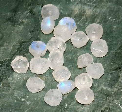 MARYKAY - FABULOUS MOONSTONE GEMSTONE BEADS - IDEAL FOR CRAFTS/BEADING 4mm