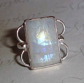 MARYKAY - BEAUTIFUL RAINBOW MOONSTONE SILVER RING 7.5/P