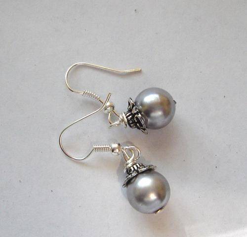 MARYKAY - STUNNING AUTHENTIC MIGLIO GREY GLASS PEARL EARRINGS