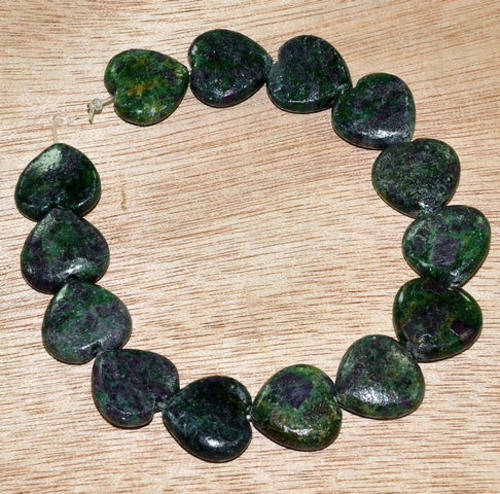 MARYKAY - LOVELY NATURAL RUBY ZOIZITE HEART GEMSTONE BEADS - IDEAL FOR CRAFTS/BEADING 14/15/5