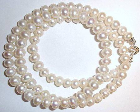 MARYKAY - PEARLS AND PEARLS - LOVELY WHITE GENUINE FRESHWATER PEARL NECKLACE 45*