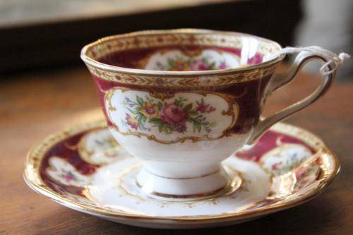 Royal Albert Lady Hamilton Duo