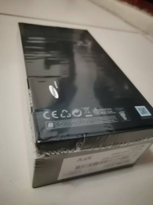 Samsung S10e - 128BG / 6GB Prism Black, Sealed, Local Stock