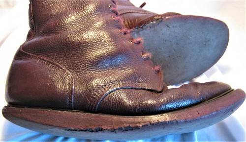 BORDER WAR ERA FLAT SOLE/ NO TRACK BOOTS AS USED BY RECCE & SPECIAL FORCES - SIZE 277(10) SOLES WORN