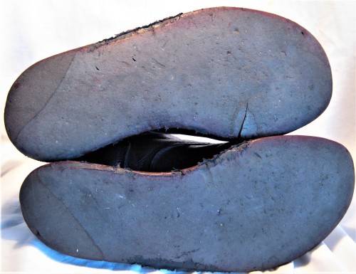 BORDER WAR ERA FLAT SOLE/ NO TRACK BOOTS AS USED BY RECCE & SPECIAL FORCES - SIZE 277(10) SOLES WORN