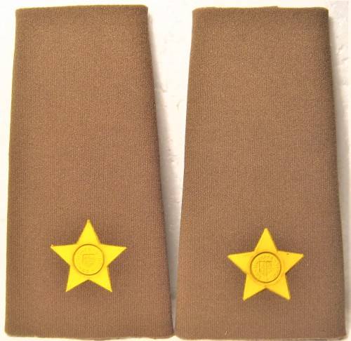 OLD SADF PAIR OF EMBOSSED SLIP-ON 2ND LIEUTENANT RANKS WITH FLAT STARS IN UNUSED CONDITION