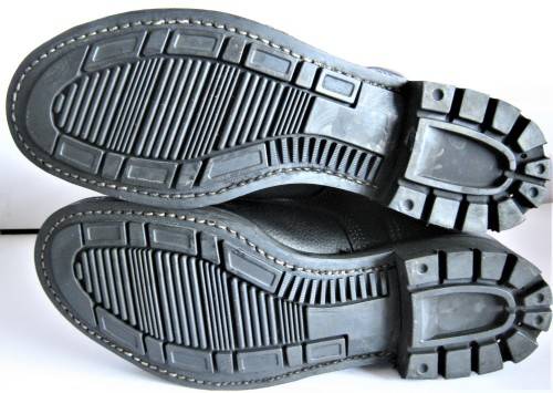 SADF BLACK COMBAT BOOTS SIZE 10 IN AN UNUSED CONDITION