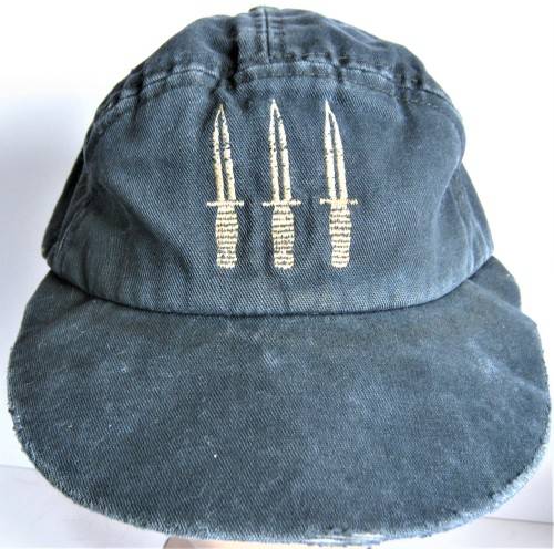 1980s 1 RECCE BASEBALL CAP - PEAK SLIGHTLY SOFT AND WORN IN PLACES 1 EYELET MISSING - GOOD USED COND