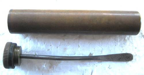 ORIGINAL WW1/WW2 BRITISH ARMY SMLE LEE ENFIELD RIFLE BRASS OIL BOTTLE IN GOOD CONDITION