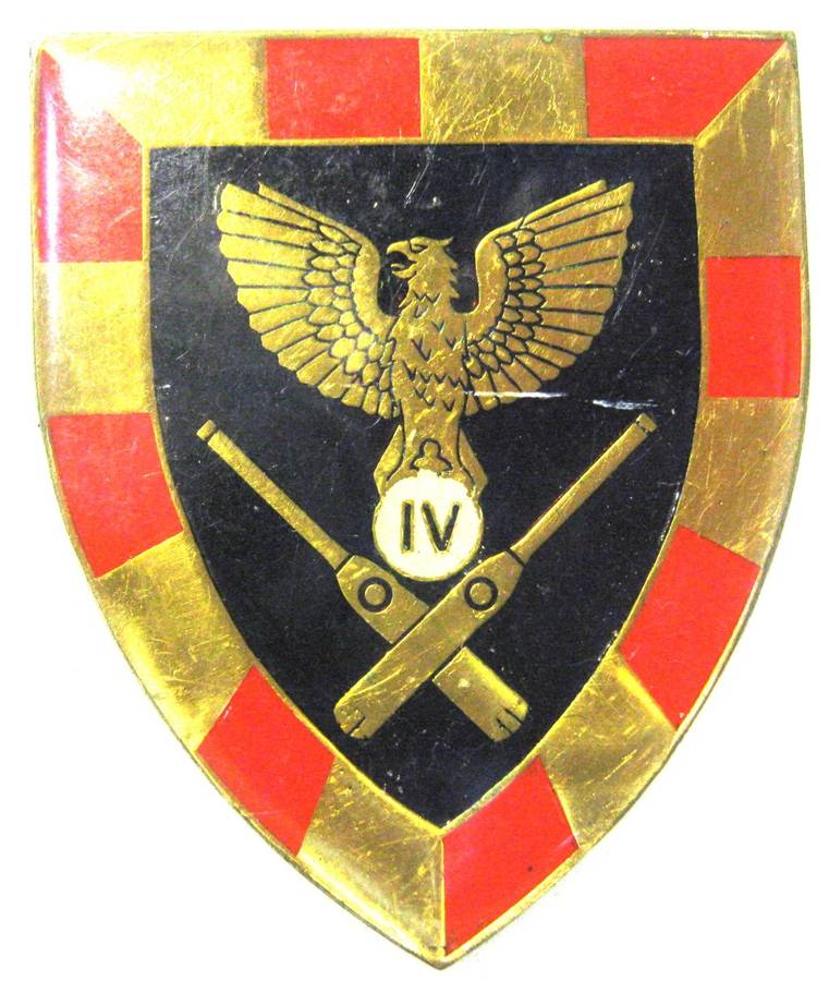 4 FIELD REGIMENT FLASH WITH PINS IN GOOD CONDITION