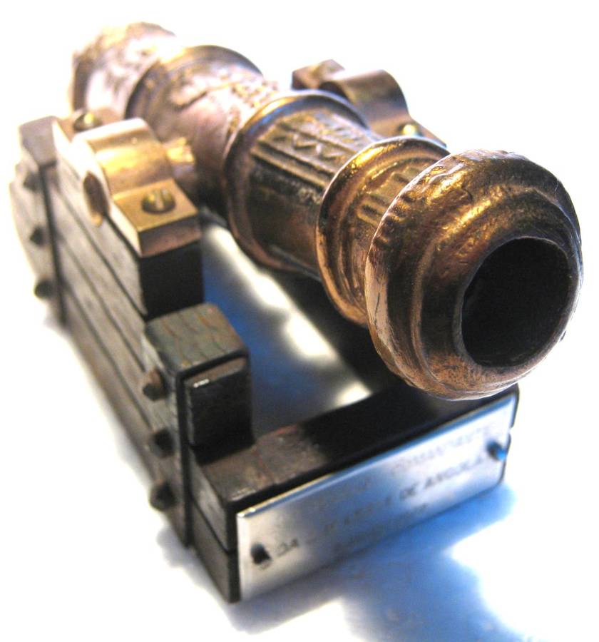 PORTUGAL ANGOLAN WAR ERA PRESENTATION CANNON PRESENTED BY A GENERAL FOR BATTLE SERVICE IN 1972