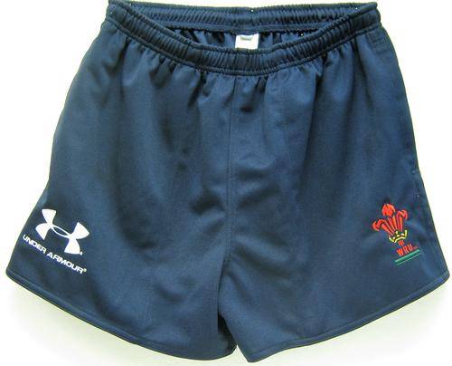 WALES RUGBY UNION PLAYERS SHORTS SIZE LARGE IN VERY GOOD CONDITION