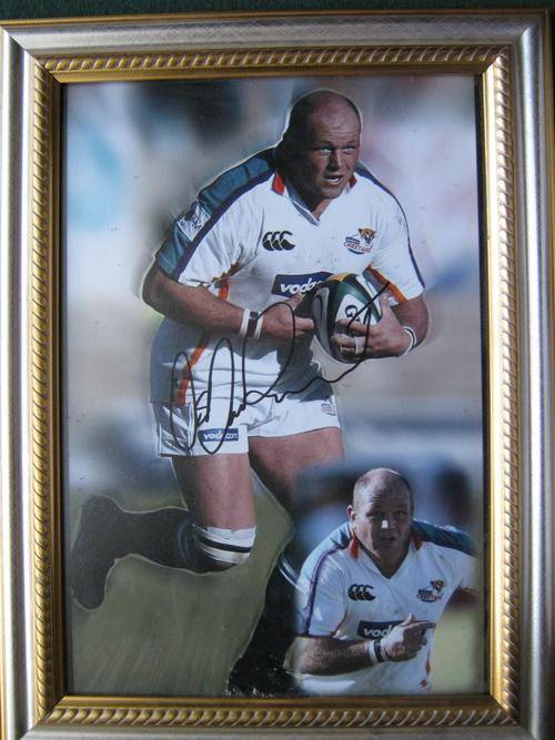 AUTOGRAPHED PHOTO OF "OS DURANDT" - Framed under glass 350mm x 250mm