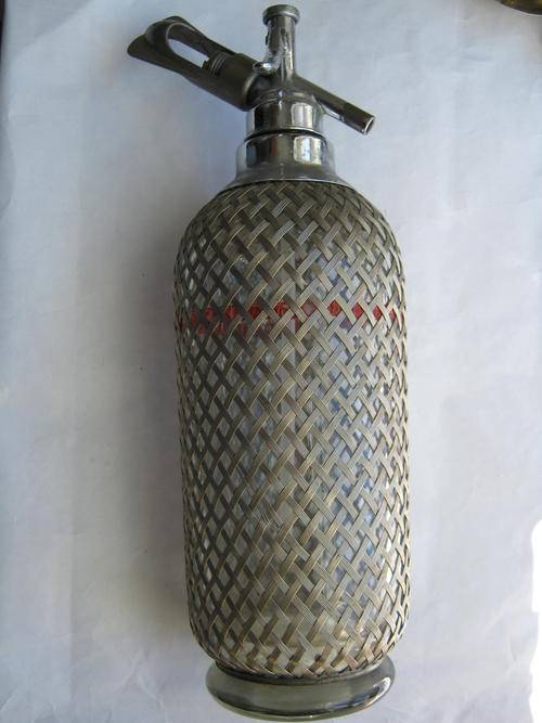 OLD SODA SYPHON IN VERY GOOD CONDITION