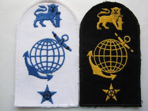 OLD SA NAVY "PETTY OFFICER IN MARINES" ON SLEEVE ON WHITE TUNIC AND BLACK JACKET BADGES