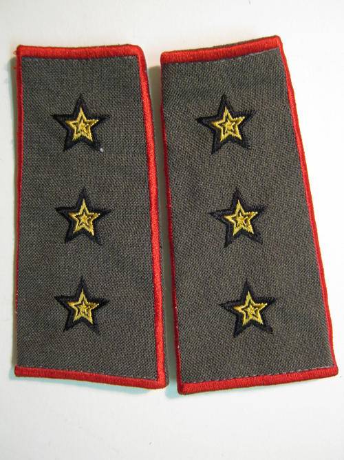 PAIR OF NAMIBIAN ARMY CAPTAINS SLIP-ON SHOULDER BOARDS - As new