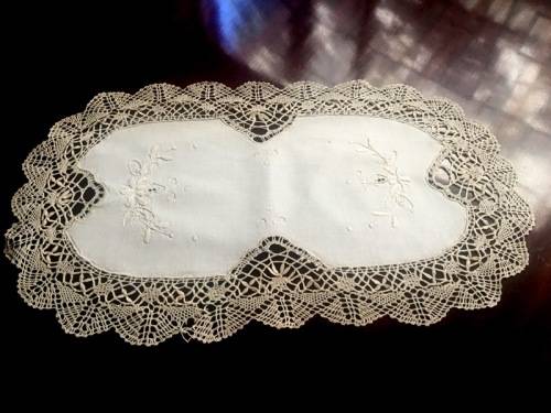 Beautiful Tray cloth