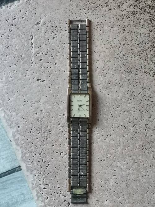 2 X MENS SEIKO WATCHES - WORKING BUT NEEDS TLC