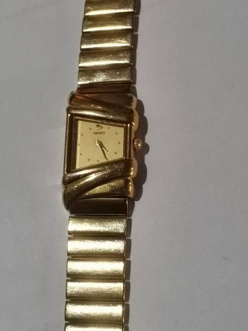 ELEGANT & EXOTIC LADIES SEIKO GOLD PLATED QUARTZ WATCH IN EXCELLENT WORKING CONDITION