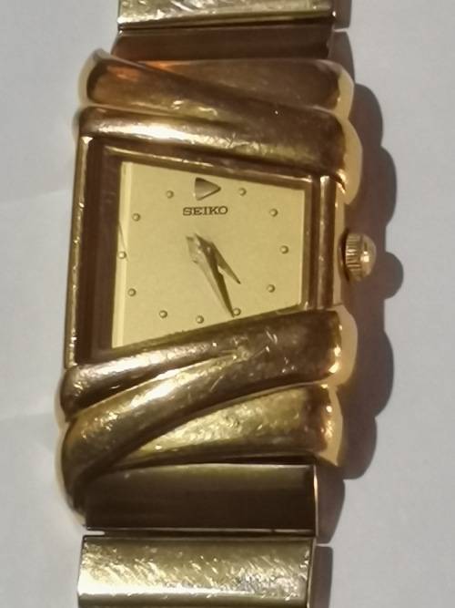 ELEGANT & EXOTIC LADIES SEIKO GOLD PLATED QUARTZ WATCH IN EXCELLENT WORKING CONDITION