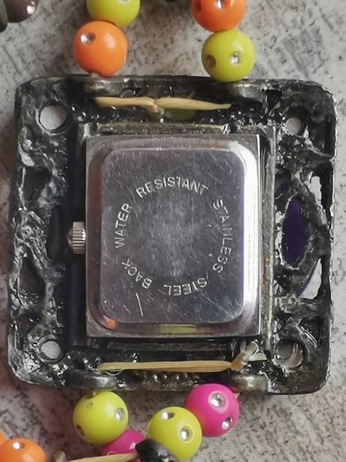 UNIQUE LADIES CULTURAL QUARTZ WATCH IN PERFECT WORKING CONDITION