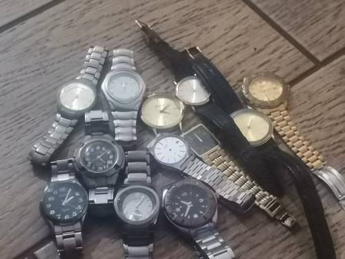 COLLECTION OF MENS WATCHES ALL UNTESTED SOLD AS IS