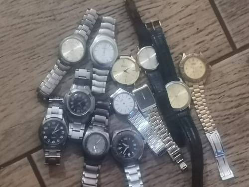 COLLECTION OF MENS WATCHES ALL UNTESTED SOLD AS IS