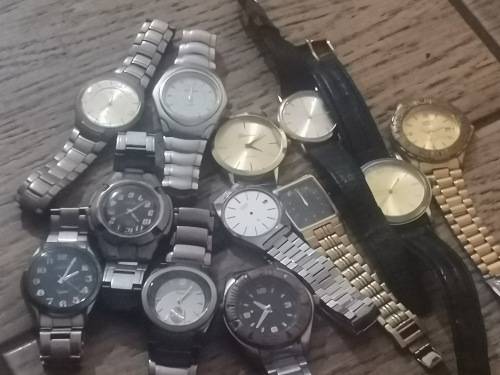 COLLECTION OF MENS WATCHES ALL UNTESTED SOLD AS IS