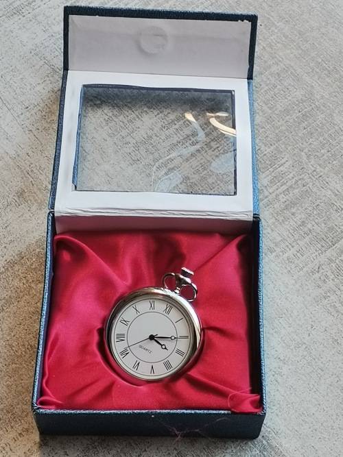 MENS POCKET WATCH NEW IN BOX IN EXCELLENT WORKING CONDITION